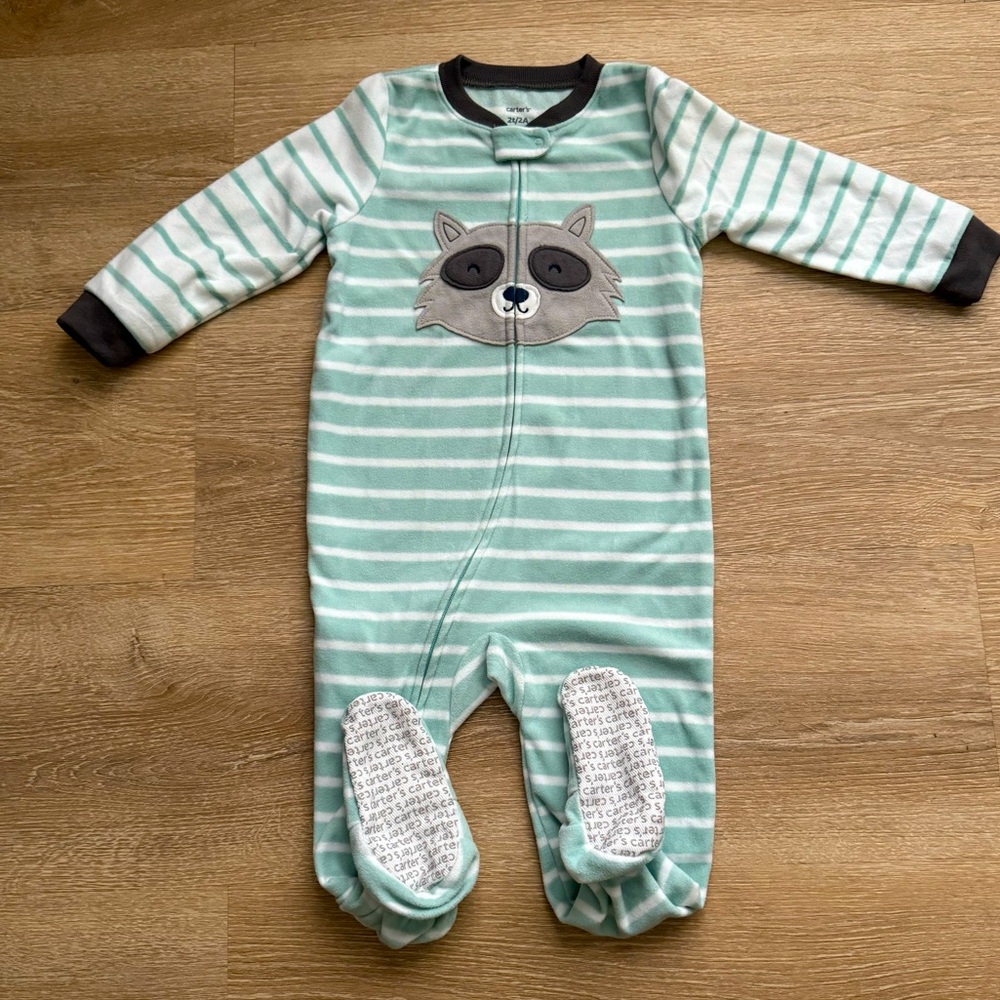 NWOT Carter’s cute Raccoon Footies. Size 2t